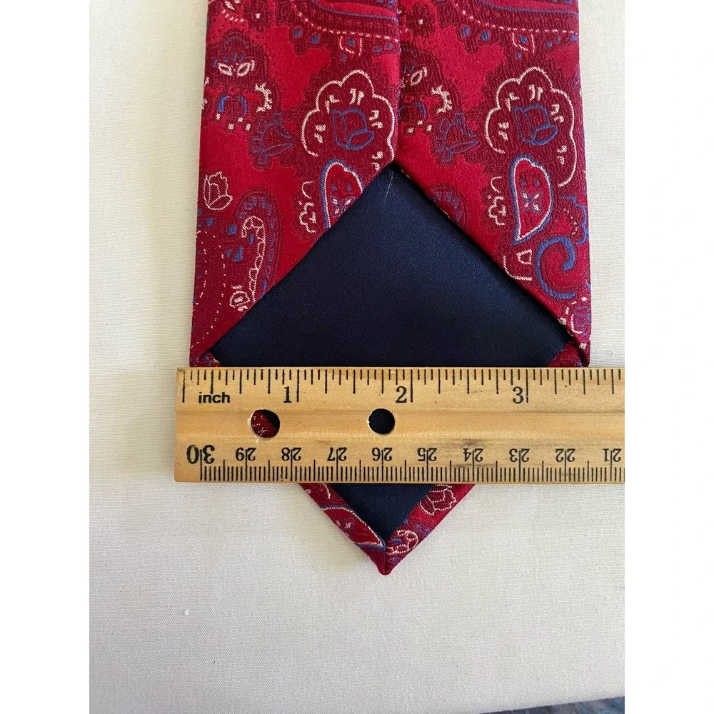 Forsyth of Canada Red Paisley Silk‎ Tie 61.75